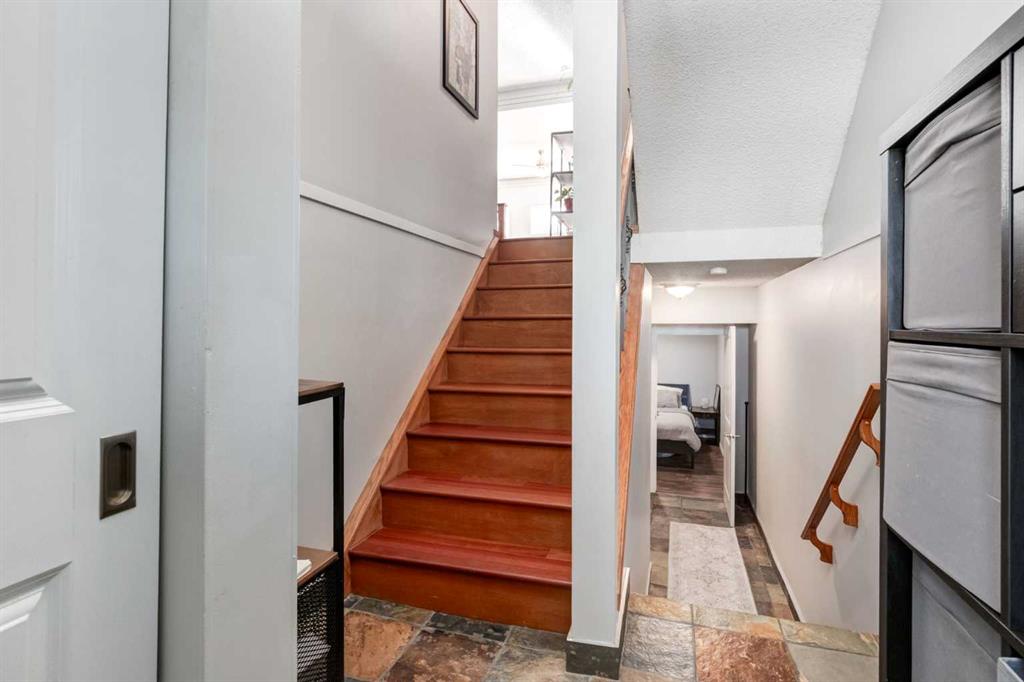 5019 46 Avenue SW #16 photo 3