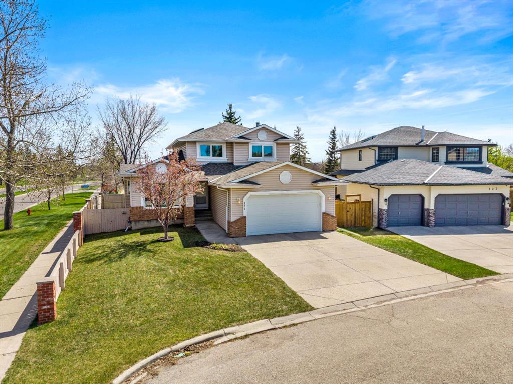 131 Lake Simcoe Court SE photo 2