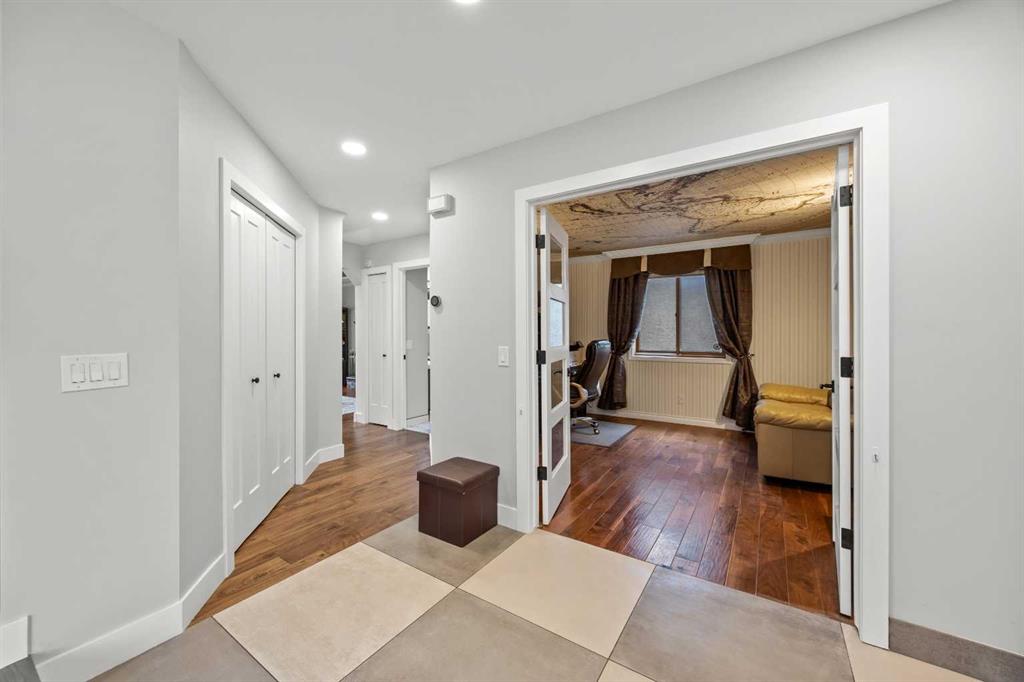 260 Riverside Mews SE photo 3