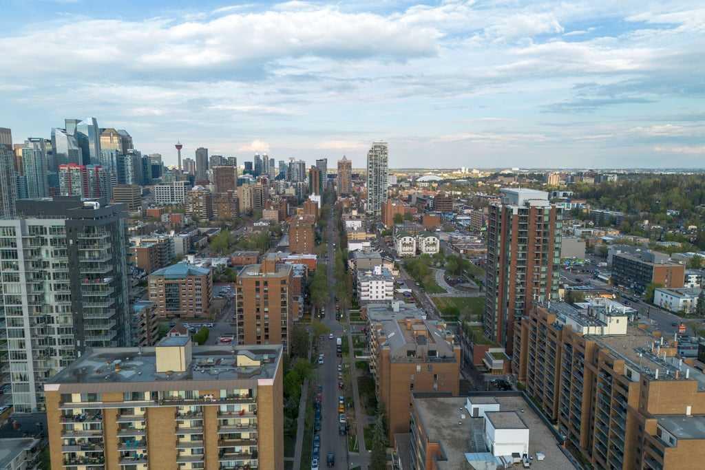 1314 15 Avenue SW photo 4