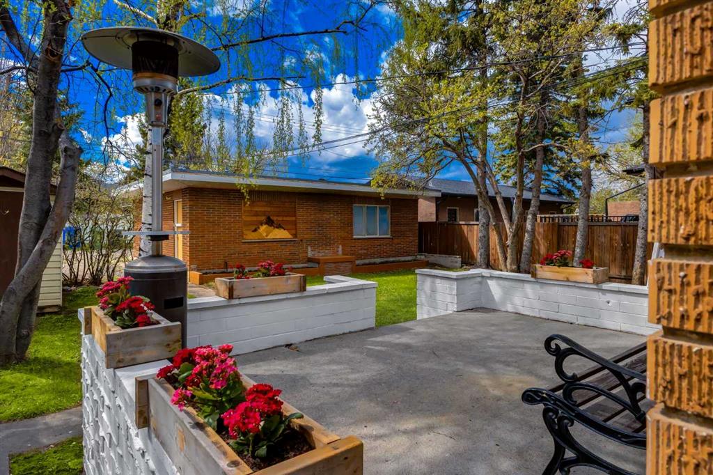1415 43 Street SW photo 3
