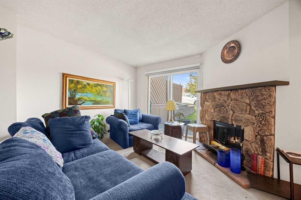 4940 39 Avenue SW #8 photo 3