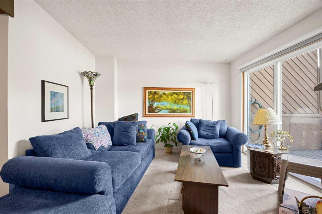 4940 39 Avenue SW #8 photo 4