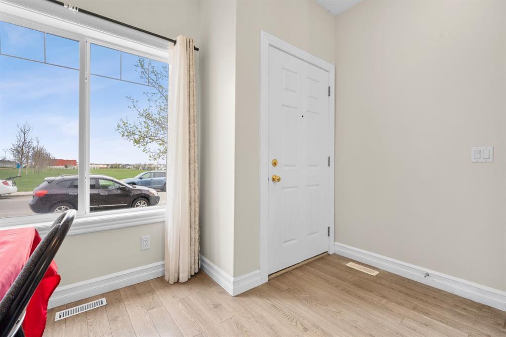 27 Bridleridge View SW photo 4