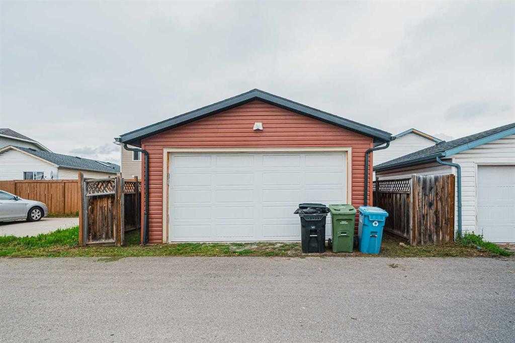 65 Martinvalley Road NE photo 2
