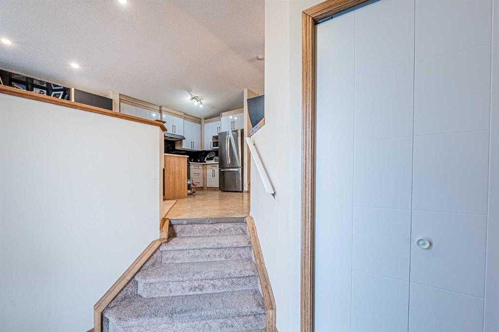 65 Martinvalley Road NE photo 4