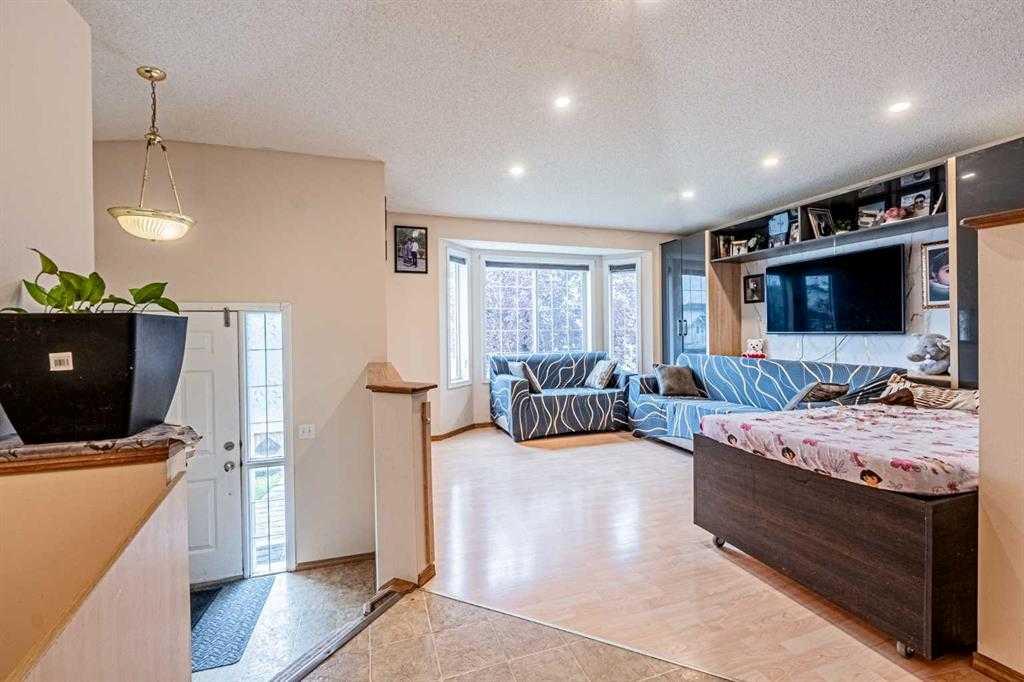 65 Martinvalley Road NE photo 5