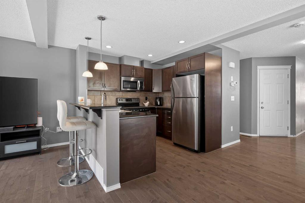 51 Country Village Villas NE photo 2