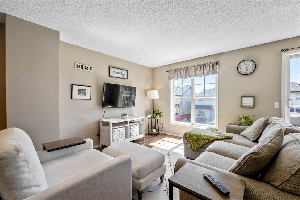 43 Toscana Gardens NW photo 2