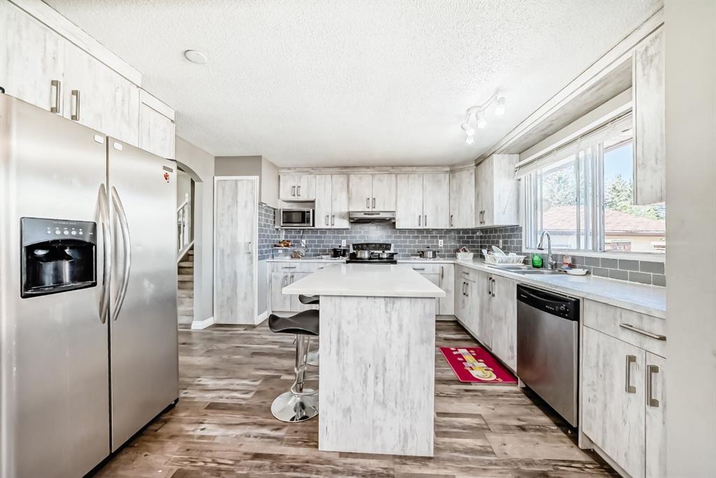 28 Rundlelawn Place NE photo 4
