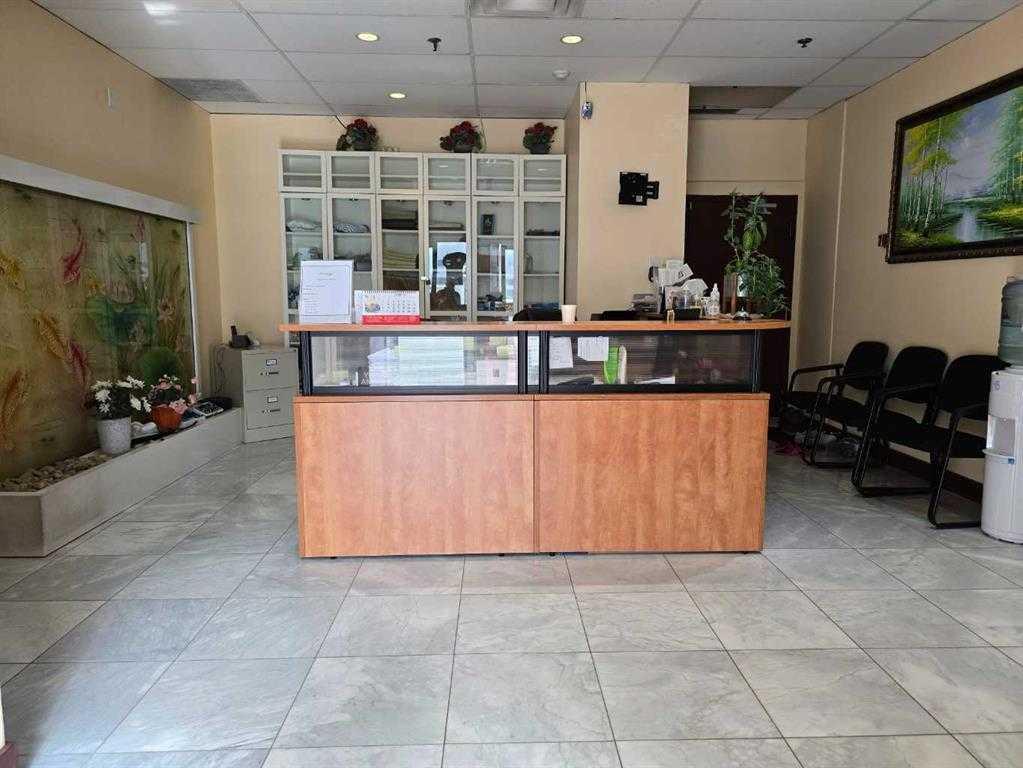 738 3 Avenue SW #116 photo 2
