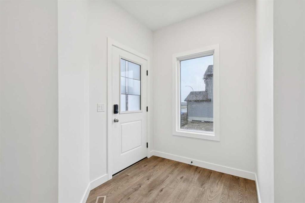 37 Sora Gardens SE photo 3