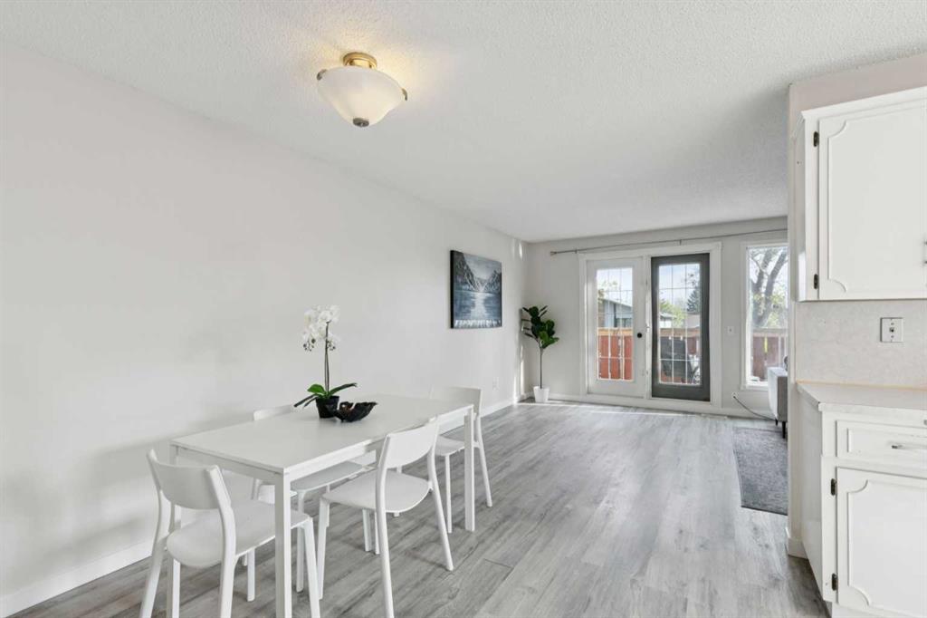 1121 Berkley Drive NW photo 4