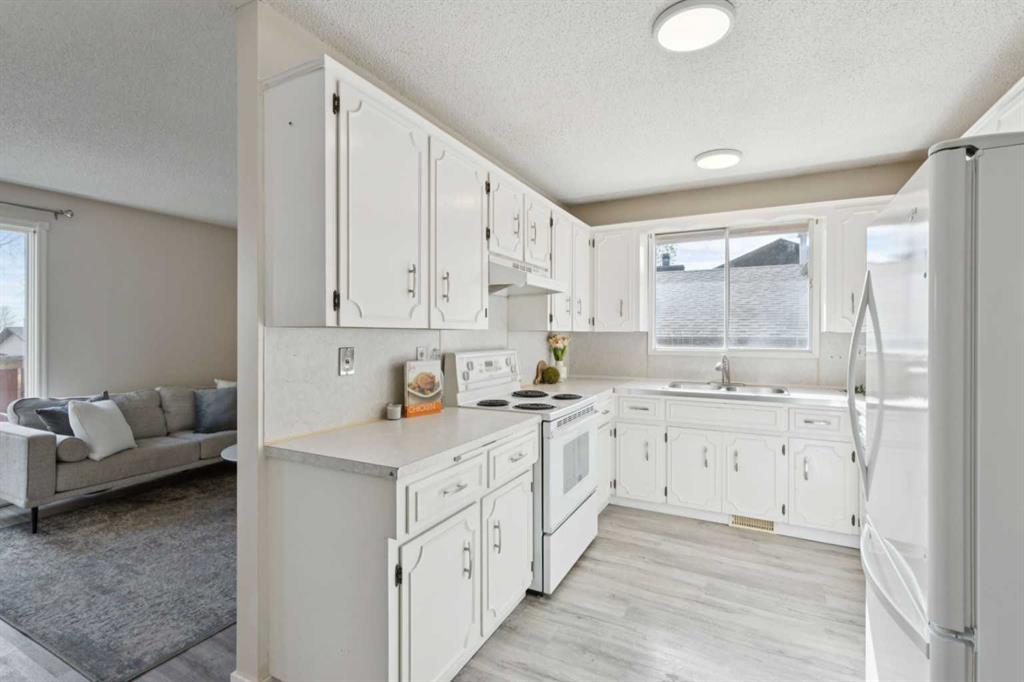 1121 Berkley Drive NW photo 5