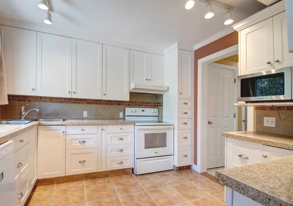 294 Southampton Drive SW photo 3