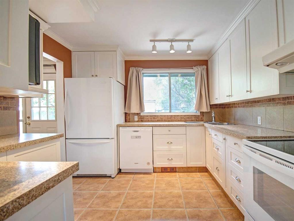 294 Southampton Drive SW photo 5