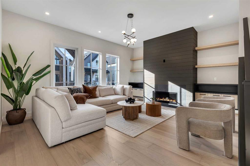 342 Normandy Drive SW photo 2
