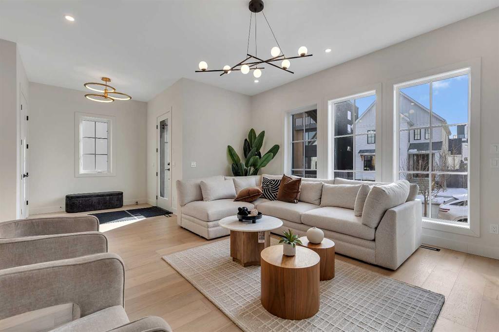 342 Normandy Drive SW photo 4