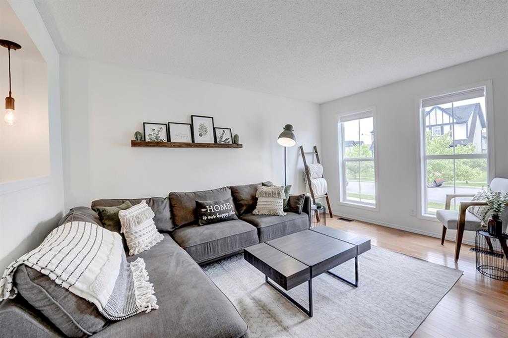 12 Elgin Meadows View SE photo 5