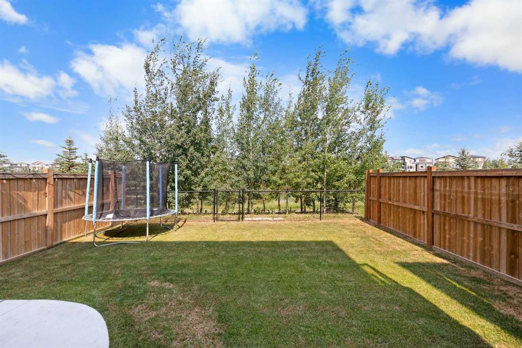 223 Howse Drive NE photo 3
