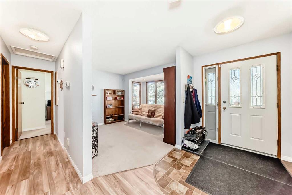316 Glamorgan Place SW photo 3