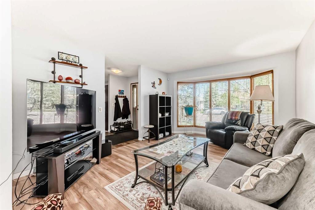 316 Glamorgan Place SW photo 4