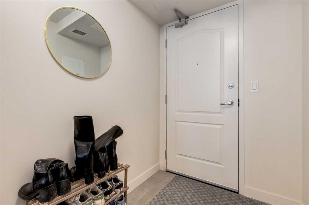 303 13 Avenue SW #1406 photo 3