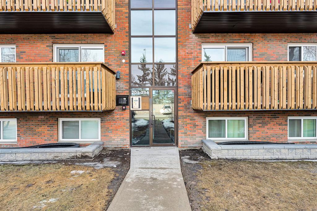 11620 Elbow Drive SW #223 photo 3