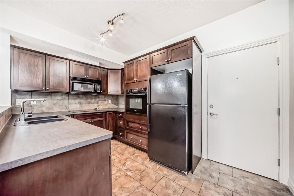 60 Royal Oak Plaza NW #120 photo 5