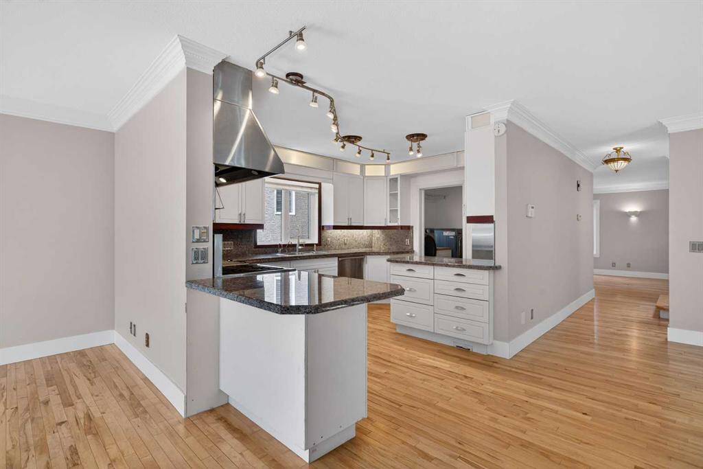 2011 6 Avenue NW photo 3