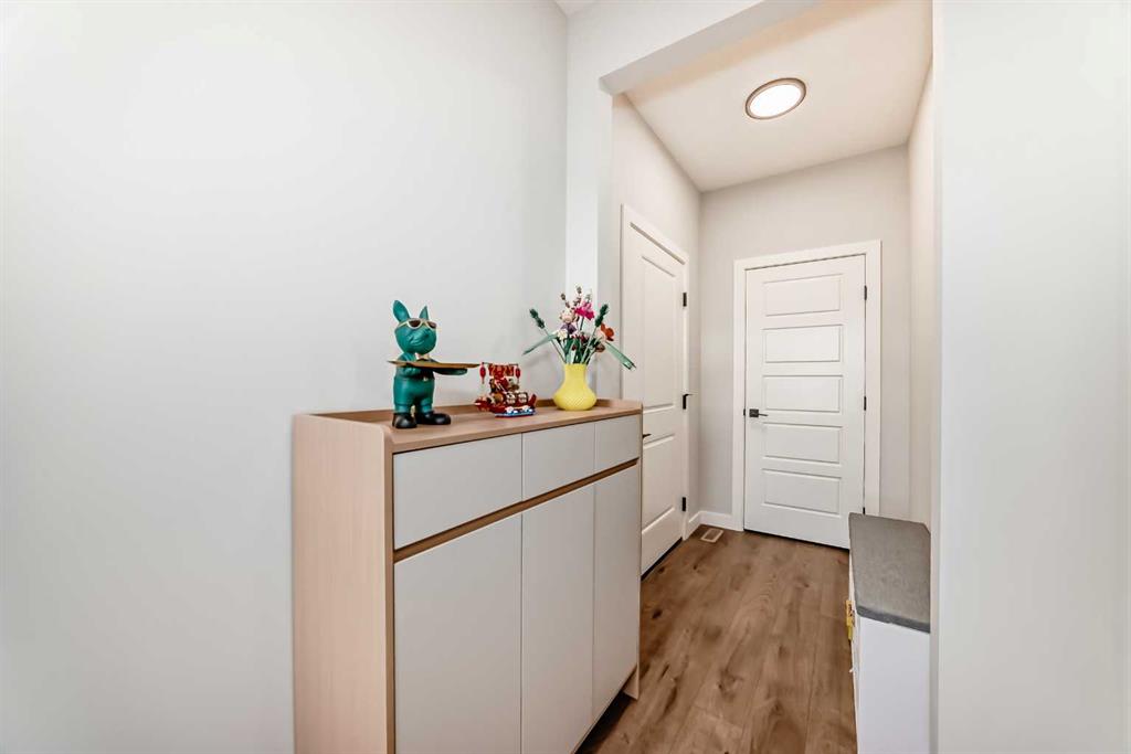 47 Amblefield Grove NW photo 4