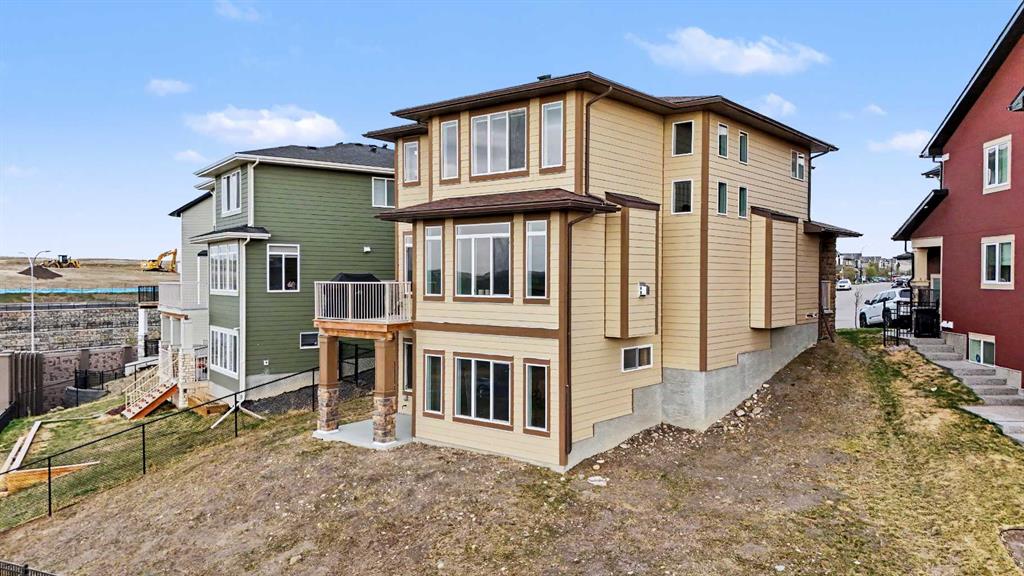 30 Evansborough View NW photo 2