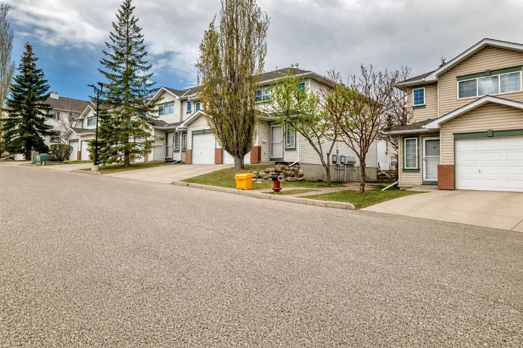 152 Country Hills Villas NW photo 3