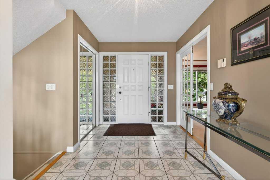 152 Scenic Ridge Crescent NW photo 3
