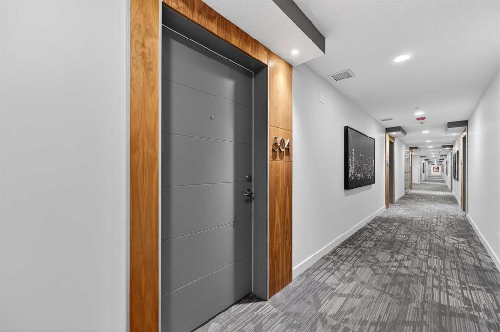 122 Mahogany Centre SE #504 photo 4