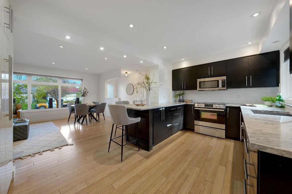 113 Langton Drive SW photo 3