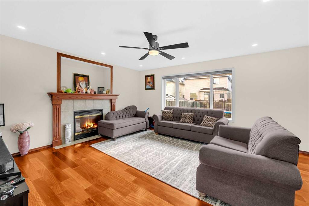 51 Coral Reef Close NE photo 3