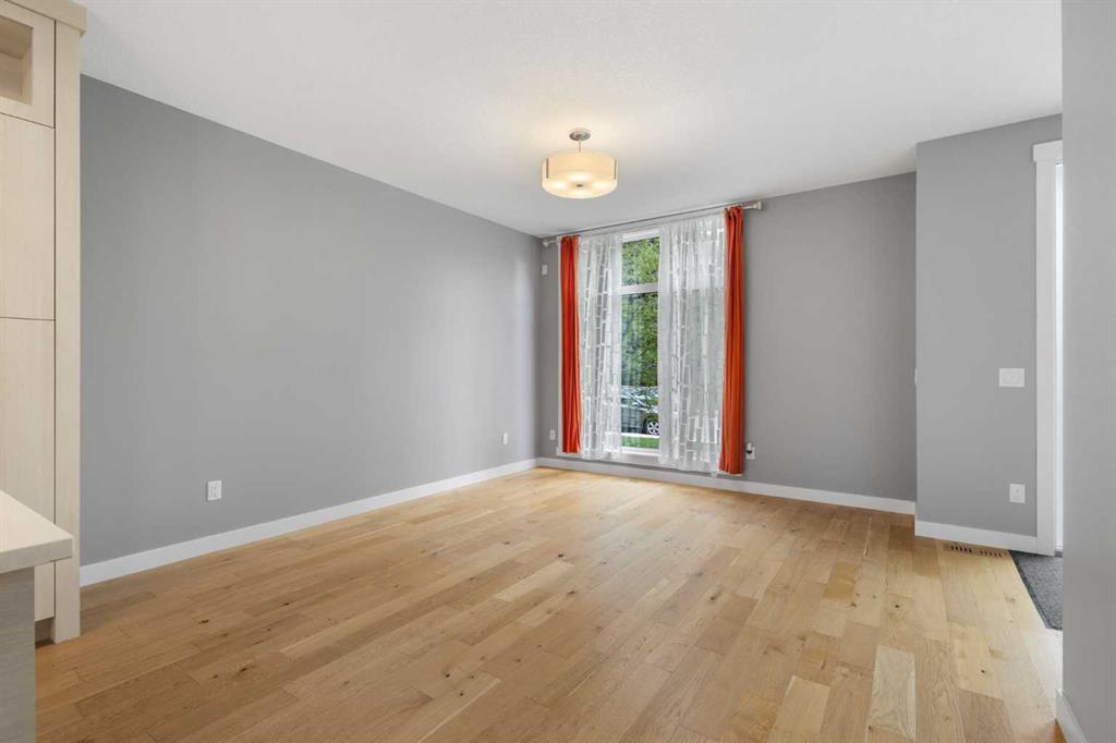4905 21 Avenue NW photo 3