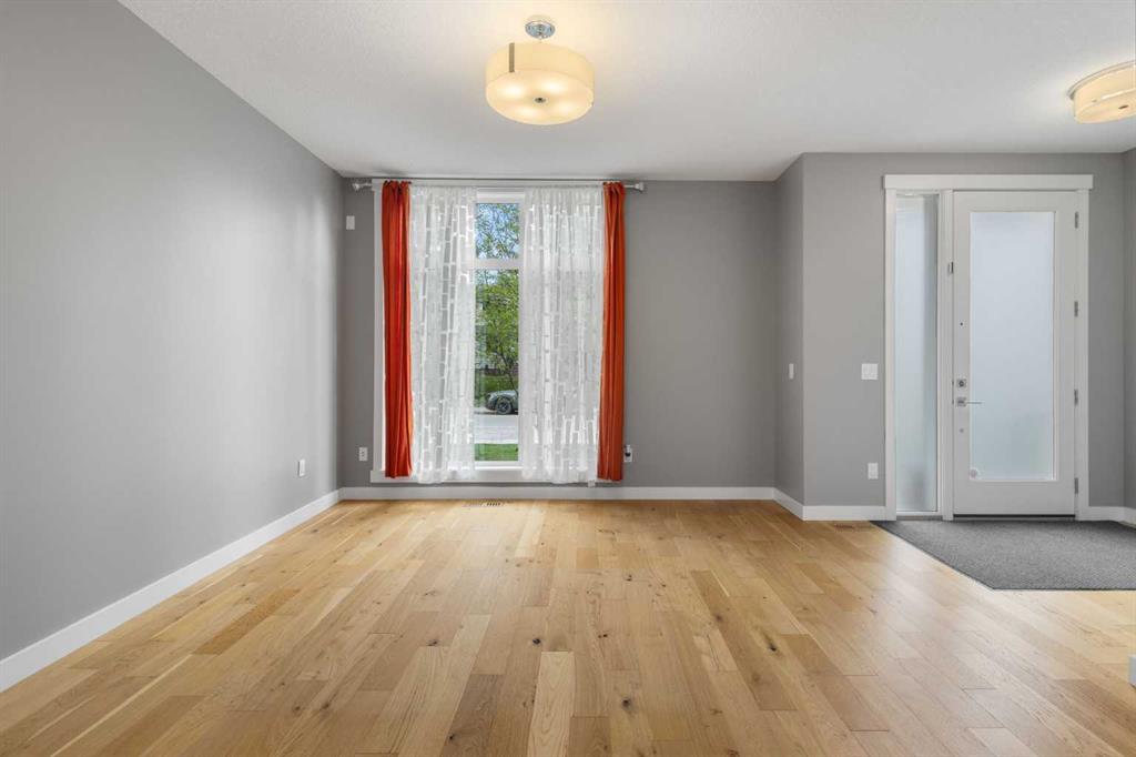 4905 21 Avenue NW photo 4