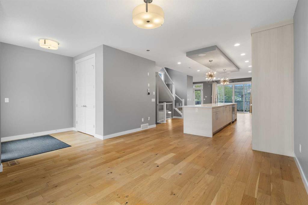 4905 21 Avenue NW photo 5