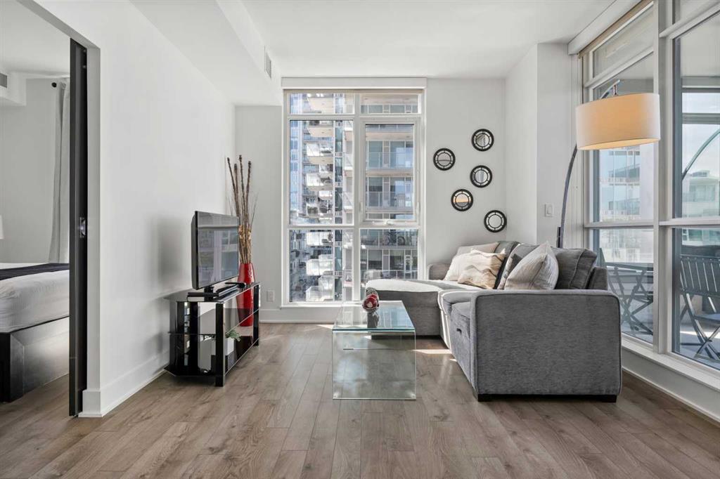 550 Riverfront Avenue SE #810 photo 4
