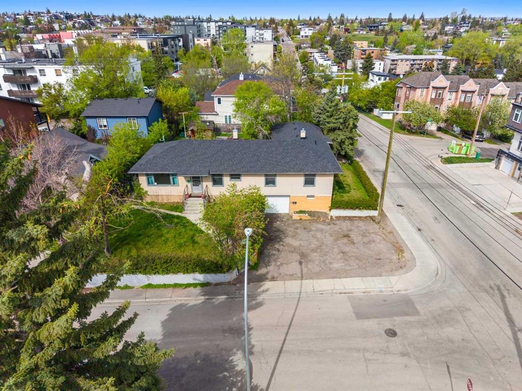 1607 25 Avenue SW photo 2