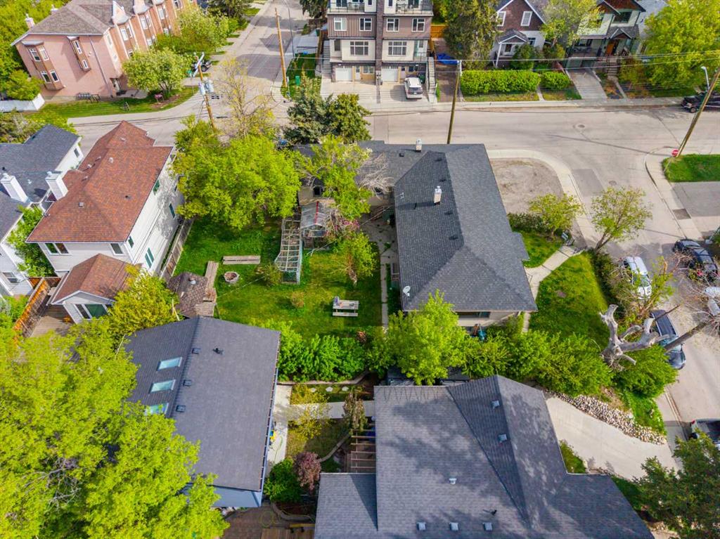 1607 25 Avenue SW photo 3