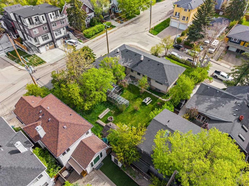 1607 25 Avenue SW photo 4
