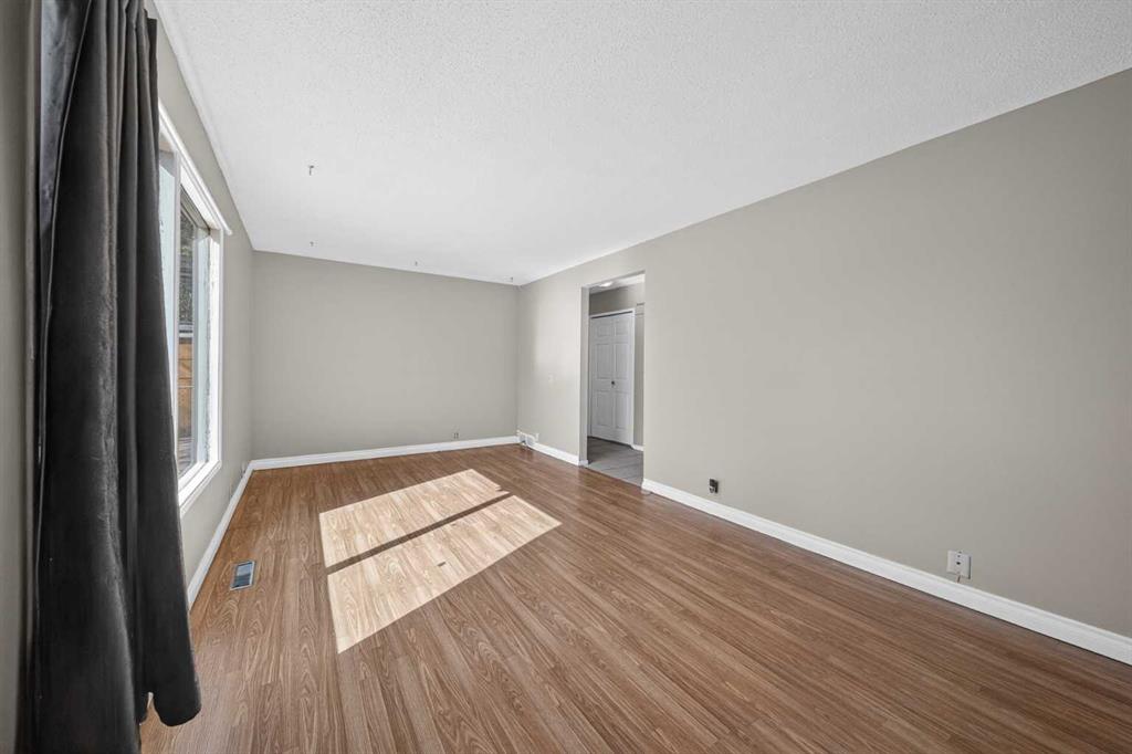 520 43 Street SE photo 5