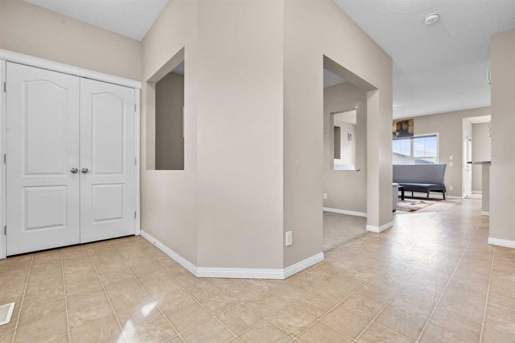 246 Martinwood Place NE photo 3