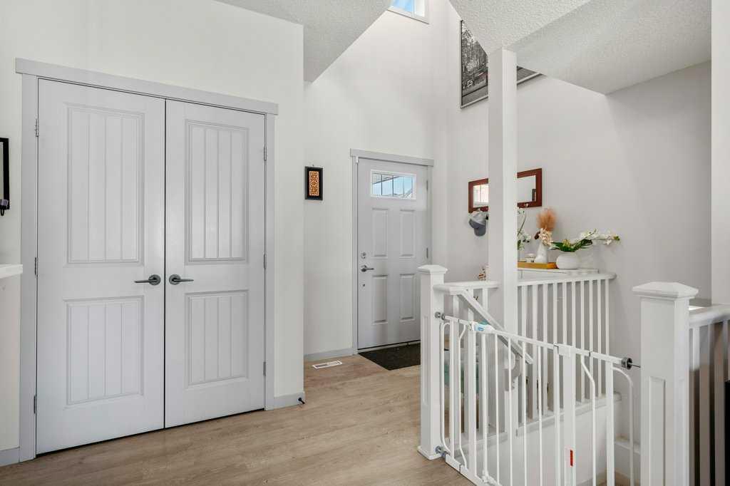 94 Copperpond Street SE photo 3