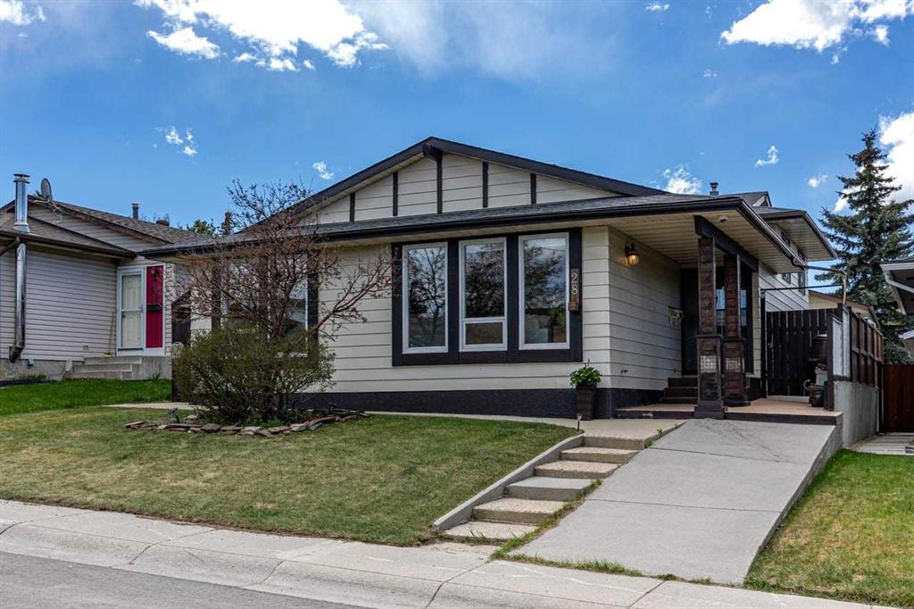 28 Beddington Crescent NE photo 2