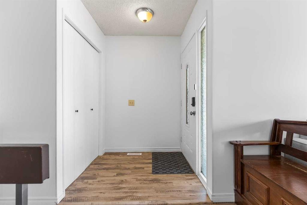 28 Beddington Crescent NE photo 4