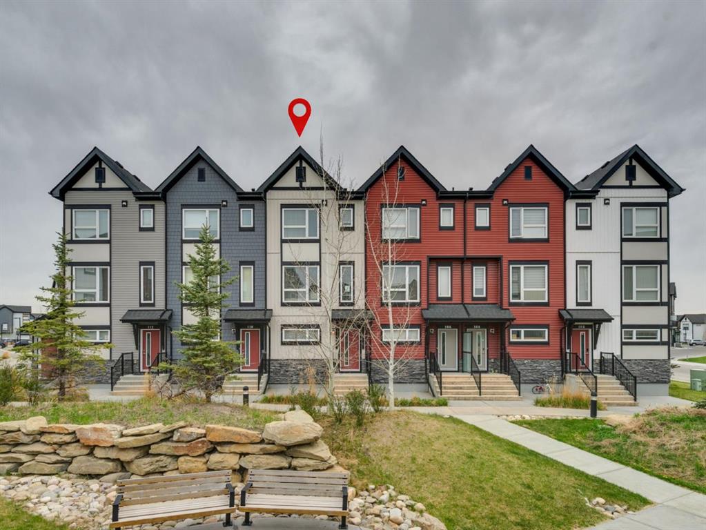 11 Evanscrest Mews NW #108